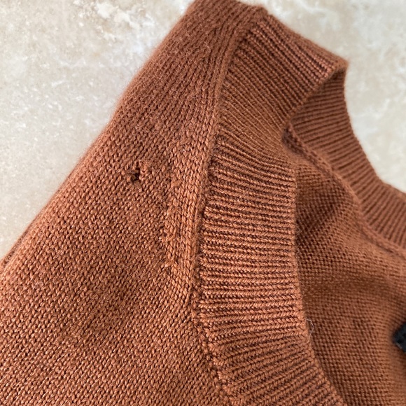 Banana Republic Tunic top. Size Small. One small flaw. - Picture 4 of 8